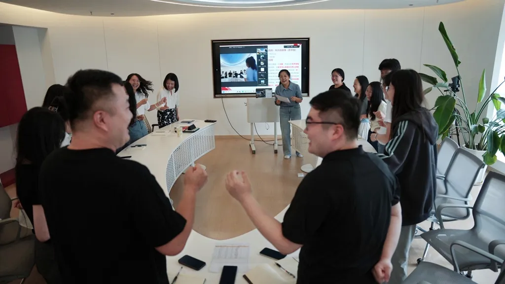 新员工2.jpg 新员工2.jpg